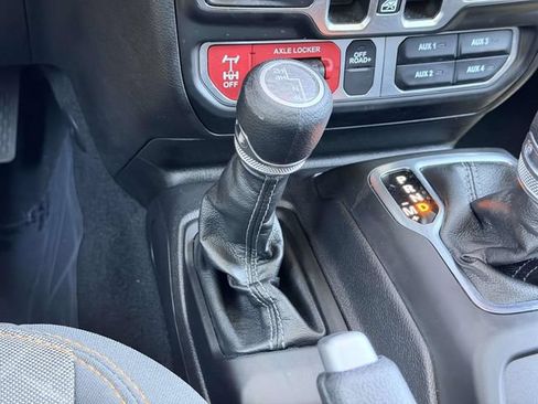 Used 2026 Jeep Gladiator Mojave AWD/4WD image 23
