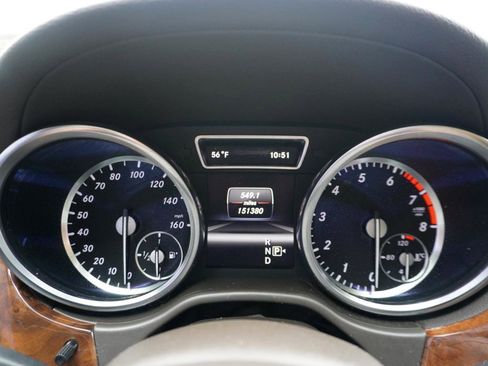Used 2013 Mercedes-Benz GL 550 4MATIC image 31