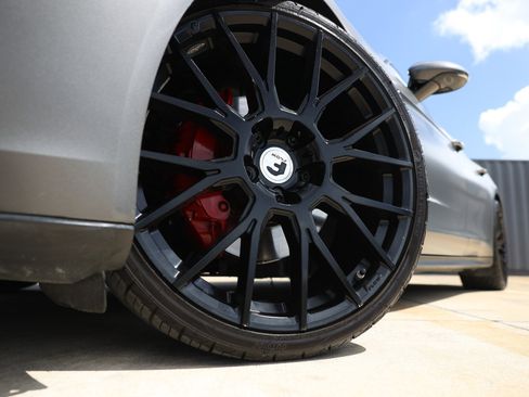 Used 2018 Porsche Panamera 4 AWD/4WD image 37