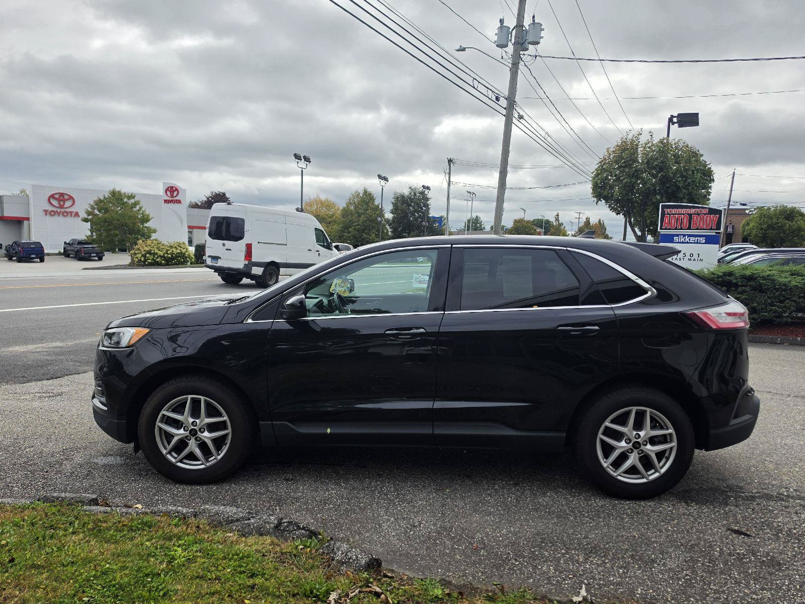 Used 2024 Ford Edge SEL AWD/4WD image 9