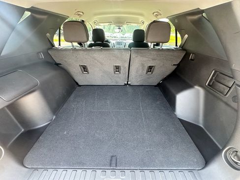 Used 2023 Chevrolet Equinox LT FWD image 18