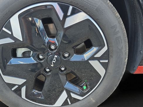 Used 2023 Kia Niro Wind w/ Wind Preserve Package FWD image 32