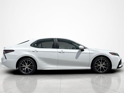 Used 2023 Toyota Camry SE w/ Convenience Package FWD image 6