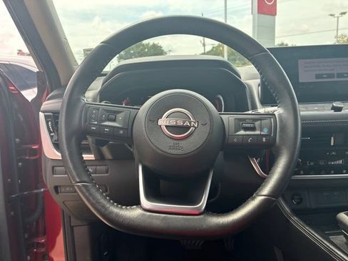Used 2024 Nissan Rogue Platinum w/ Platinum Premium Package FWD image 22