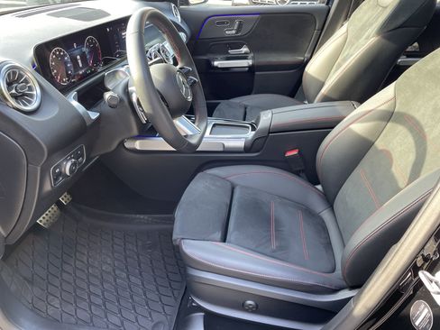 Used 2024 Mercedes-Benz GLB 250 image 19