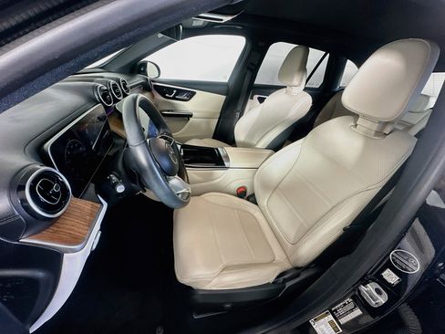 Used 2024 Mercedes-Benz GLC 300 4MATIC image 13