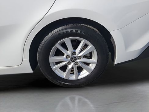 Used 2025 Toyota Camry LE image 5