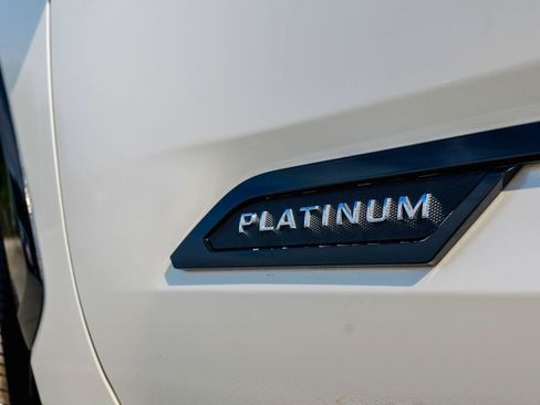 Used 2022 Toyota Tundra Platinum RWD image 3