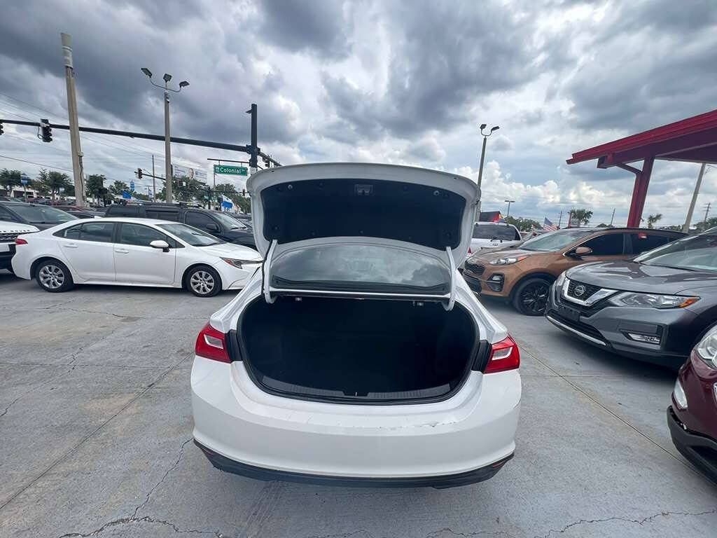 Used 2018 Chevrolet Malibu LS FWD image 11
