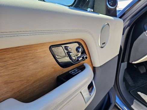 Used 2019 Land Rover Range Rover HSE AWD/4WD image 24