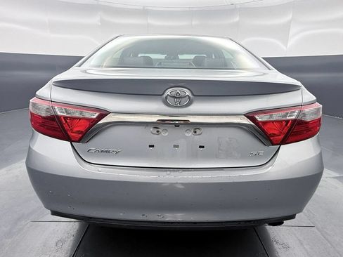 Used 2015 Toyota Camry SE FWD image 6