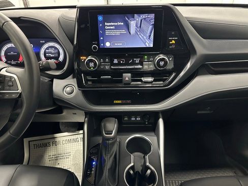 Used 2025 Toyota Highlander XSE image 26