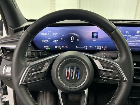 Certified 2025 Buick Enclave Preferred image 11