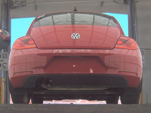 Used 2013 Volkswagen Beetle 2.5 image 4