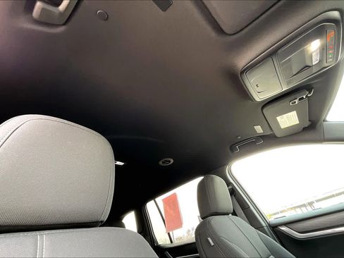 Used 2025 GMC Acadia Elevation w/ LPO, Floor Liner Package image 26