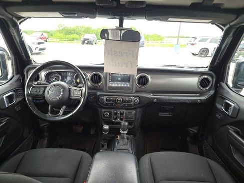 Used 2023 Jeep Wrangler Unlimited w/ Cold Weather Group AWD/4WD image 15