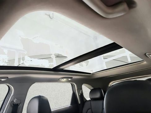 Certified 2022 Kia Sorento S w/ Panoramic Sunroof Package FWD image 13