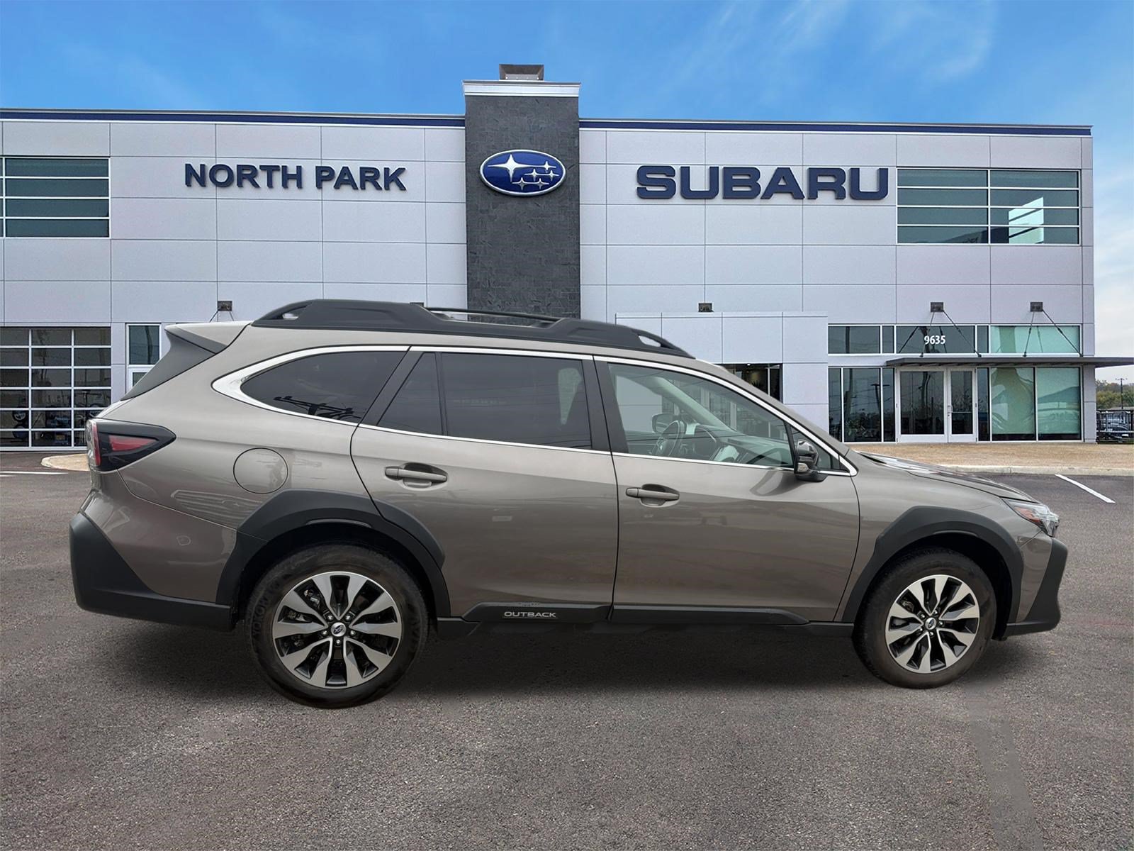 Certified 2024 Subaru Outback Limited AWD/4WD image 2