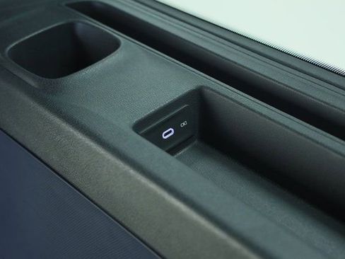 New 2025 Volkswagen ID. Buzz Pro S image 33