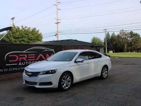 Used 2018 Chevrolet Impala LT FWD image 1