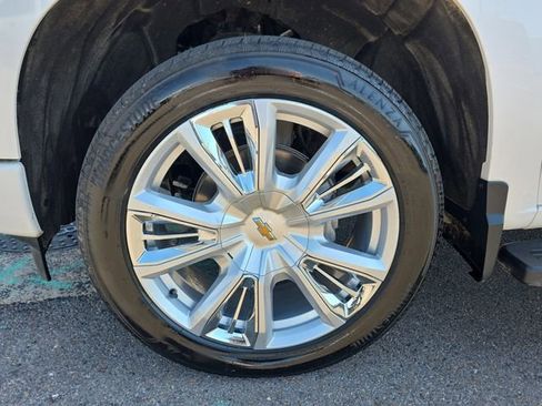 Used 2024 Chevrolet Silverado 1500 High Country w/ High Country Premium Package image 9