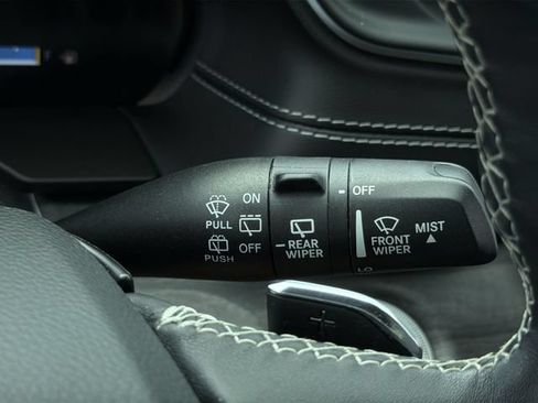 Used 2022 Jeep Grand Cherokee Limited AWD/4WD image 32