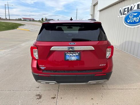 Certified 2022 Ford Explorer XLT w/ Equipment Group 202A AWD/4WD image 6