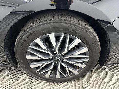 Used 2025 Nissan Altima 2.5 SV image 13