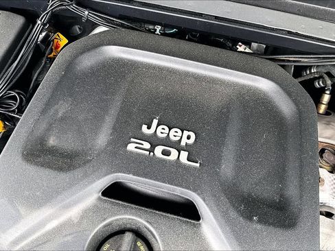 Used 2022 Jeep Wrangler Unlimited Sahara w/ Cold Weather Group AWD/4WD image 35
