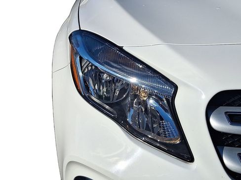 Used 2019 Mercedes-Benz GLA 250 4MATIC image 10