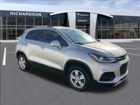 Used 2019 Chevrolet Trax LT w/ LT Convenience Package AWD/4WD image 8