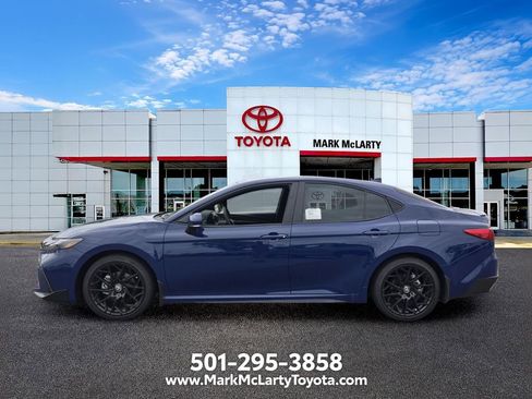 New 2026 Toyota Camry SE FWD image 2
