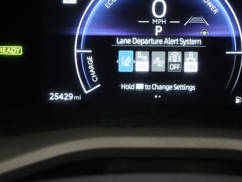 Certified 2025 Toyota Camry LE image 39