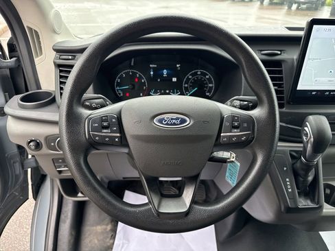 Used 2022 Ford Transit 150 Medium Roof AWD image 18