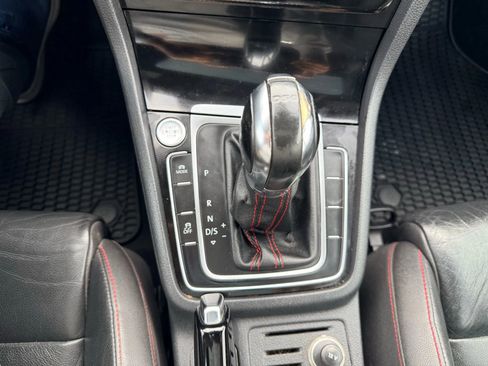 Used 2015 Volkswagen Golf 4-Door image 16