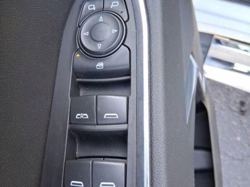 Used 2022 GMC Sierra 1500 SLE image 9