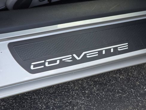 Used 2006 Chevrolet Corvette Convertible w/ Preferred Equipment Group RWD image 29