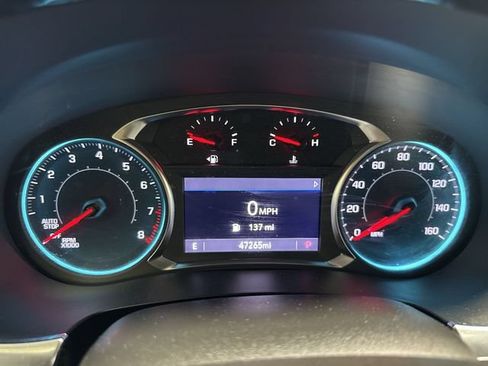 Used 2023 Chevrolet Traverse LT FWD image 16