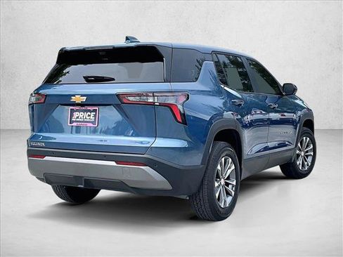Used 2026 Chevrolet Equinox LT w/ Safety and Technology Package FWD image 2