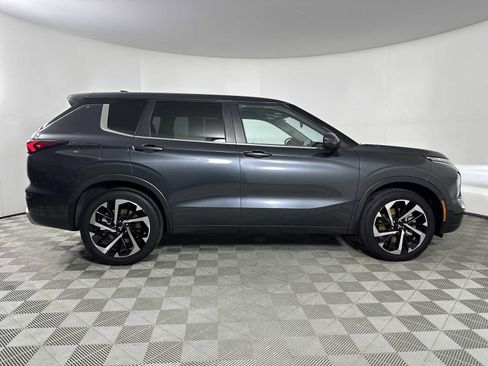 Used 2024 Mitsubishi Outlander SE image 8