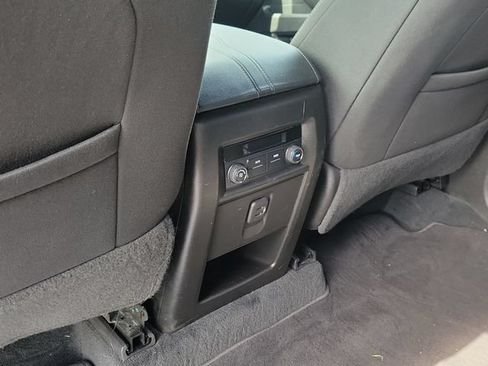Used 2023 Chevrolet Traverse LT FWD image 22