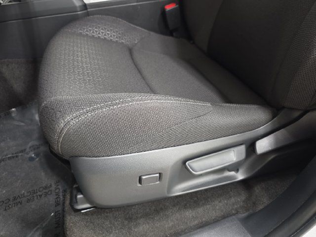 Used 2025 Toyota 4Runner SR5 AWD/4WD image 29