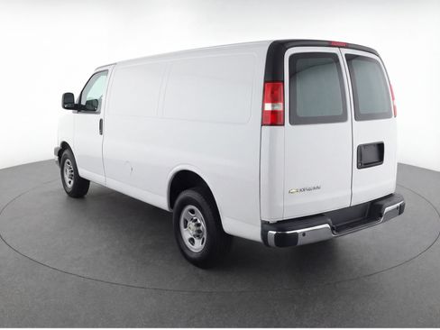 Used 2025 Chevrolet Express 3500 LT w/ LT Preferred Equipment Group RWD image 6