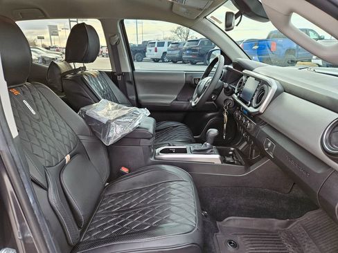 Used 2022 Toyota Tacoma SR5 image 35