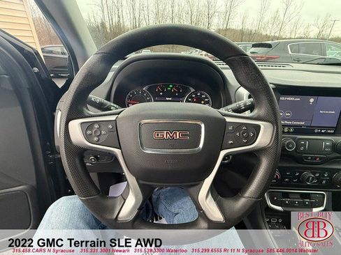 Used 2022 GMC Terrain SLE w/ Driver Convenience Package image 16