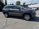 Used 2019 Jeep Grand Cherokee Laredo image 4