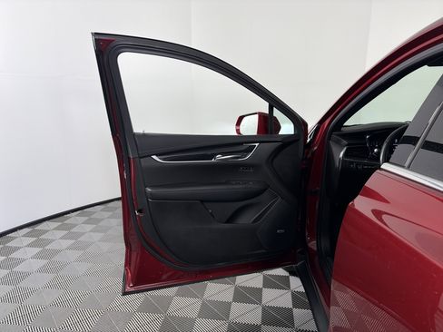 Used 2020 Cadillac XT5 Premium Luxury image 27