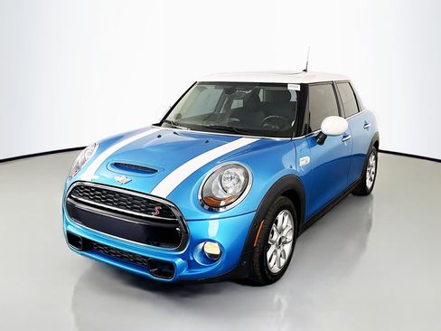 Used 2018 MINI Cooper S FWD image 4