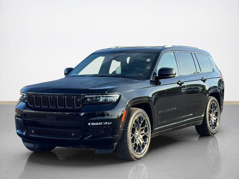 Used 2023 Jeep Grand Cherokee L Summit w/ Advanced Protech Group IV AWD/4WD image 3