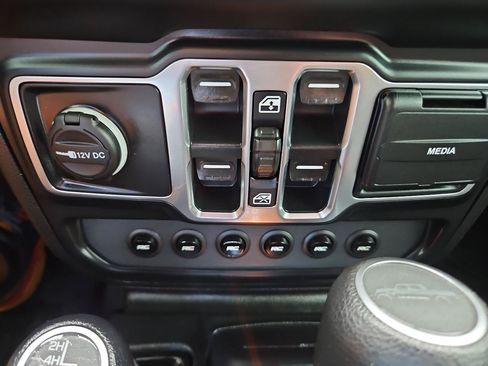 Used 2020 Jeep Gladiator Sport w/ Quick Order Package 24S AWD/4WD image 40
